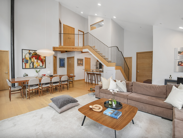 Luxury Vail Village 4 Bedroom Vacation Condo - Walk to Lifts